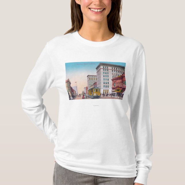 Beskåda av Broadway med gatan CarOakland, CA Tröja (Framsida)