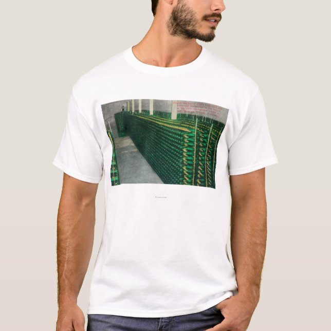 Beskåda av champagnen VaultsAsti, CA T-shirt (Framsida)