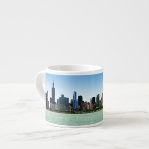 Beskåda av Chicago horisont vid Lake Michigan Espressomugg