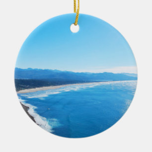 Beskåda av den Manzanita stranden, den Oregon Julgransprydnad Keramik