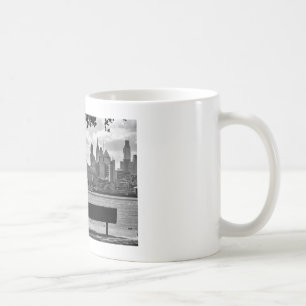 Beskåda av den Philadelphia kaffemuggen Kaffemugg