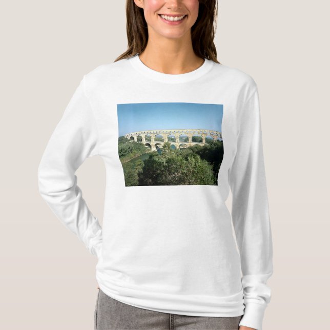Beskåda av den romerska akvedukten, byggd c.19 BC T-shirt (Framsida)