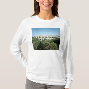 Beskåda av den romerska akvedukten, byggd c.19 BC Tee