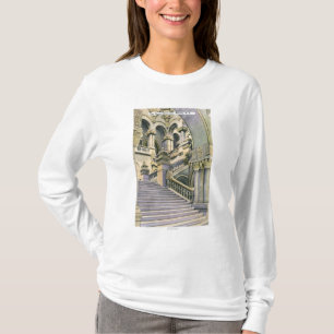 Beskåda av den storslagna trappuppgången t shirt