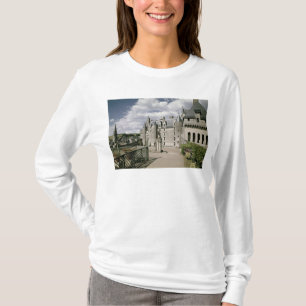 Beskåda av den västra facaden av återställd t shirt