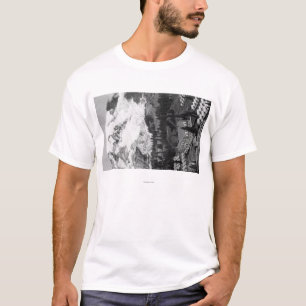 Beskåda av det mer regniga paradislägret och Mt T-shirt