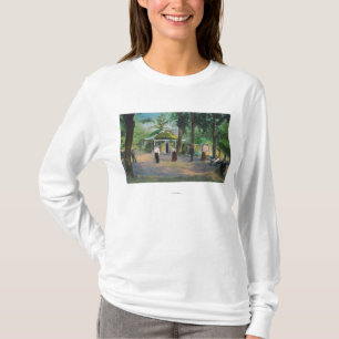 Beskåda av en CroquetGameHarbin vårar, CA T Shirt