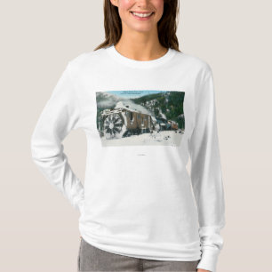 Beskåda av en roterande snöplog i bergen t-shirt
