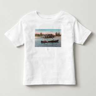 Beskåda av ett husfartyg på sjön t-shirt