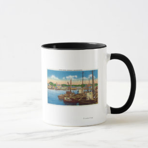 Beskåda av fiskebåtar på hamnen mugg