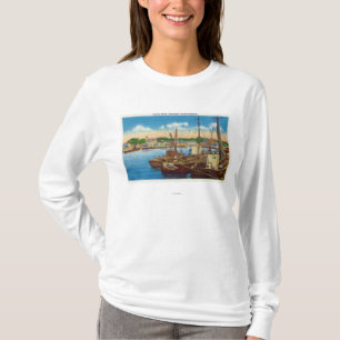 Beskåda av fiskebåtar på hamnen tee shirt