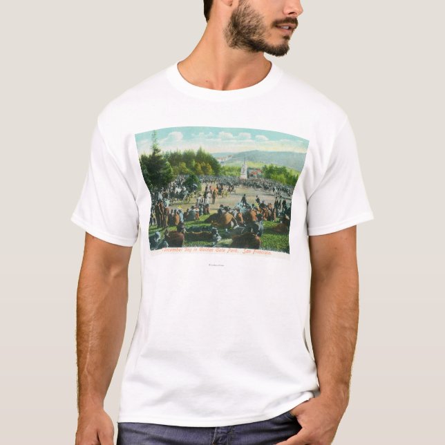 Beskåda av folkmassor på Golden Gate Parket i T Shirt (Framsida)