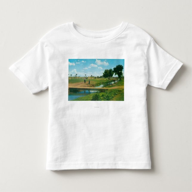 Beskåda av golfaren som slår boll t shirt (Framsida)