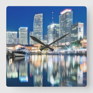 Beskåda av horisont med reflexion i vatten, Miami Fyrkantig Klocka