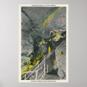 Beskåda av kinesisk Pagoda i jätte tempel Poster