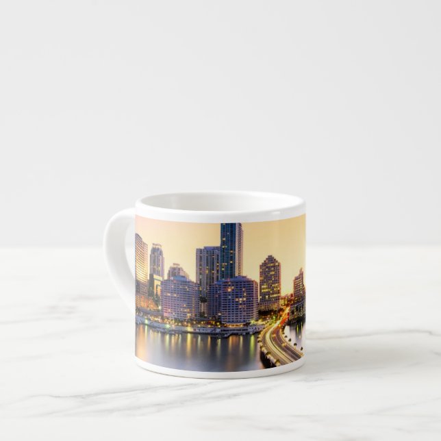 Beskåda av mandarinen orientaliska Miami med Espressomugg (Framsida vänster)