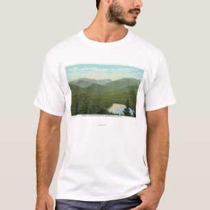 Beskåda av McIntyre, Colden och Marcy Mts. Tee