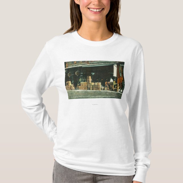 Beskåda av nya kinesiska invandrare på trottoaren t shirt (Framsida)