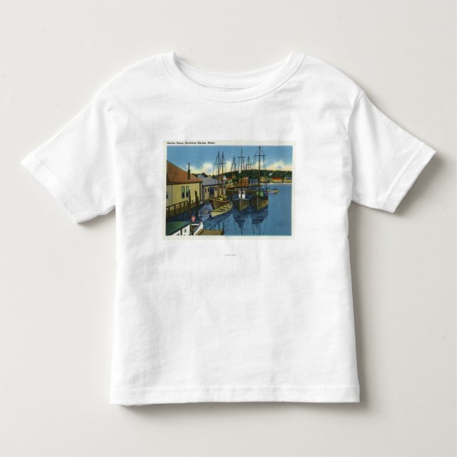 Beskåda av segelbåtar som anslutas i hamnen t shirt (Framsida)