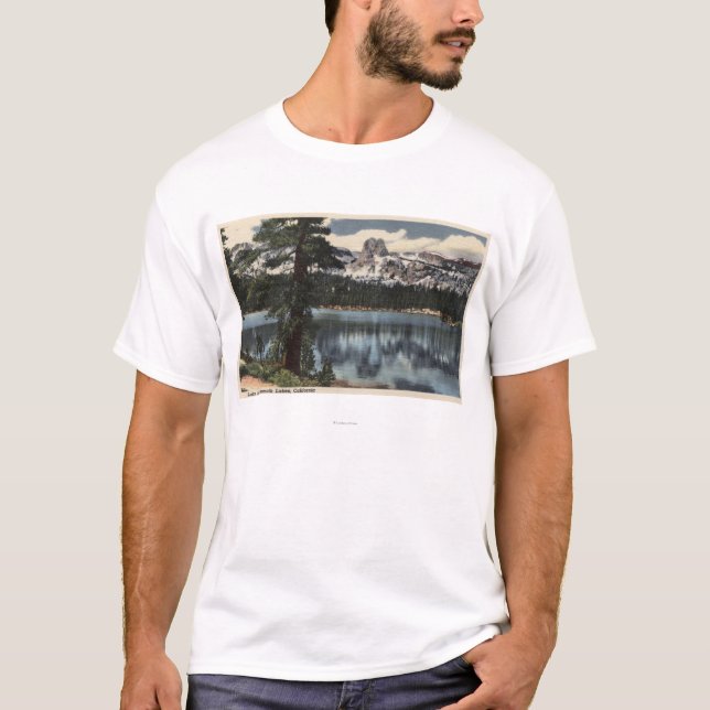 Beskåda av sjön Mary & kickSierran Mts. Tee Shirt (Framsida)