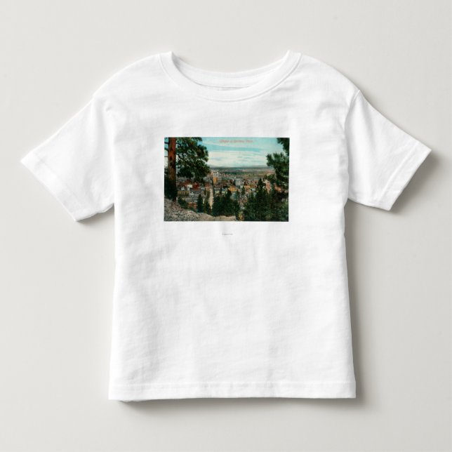 Beskåda av stad till och med träden t shirt (Framsida)