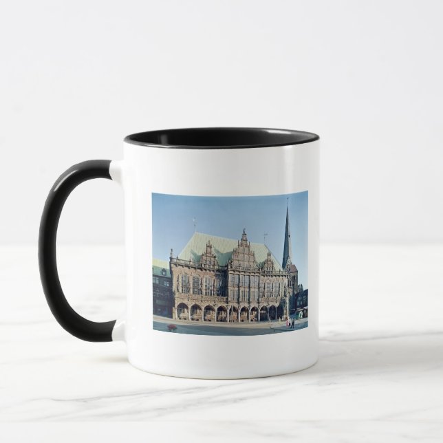 Beskåda av stadshuset, byggt 1405-09 mugg (Vänster)