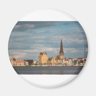 Beskåda över floden Warnow till Rostock Magnet
