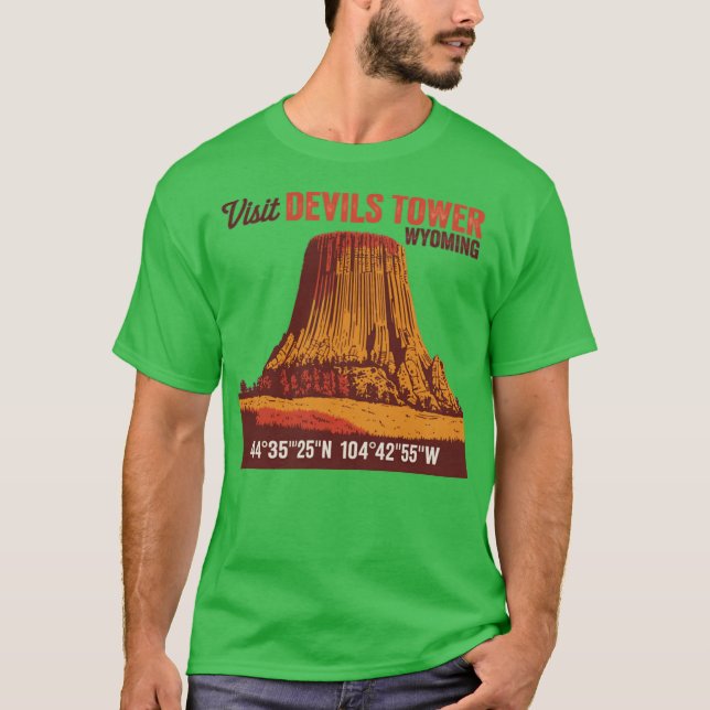 Besök Djävulen Torn Funny T Shirt (Framsida)