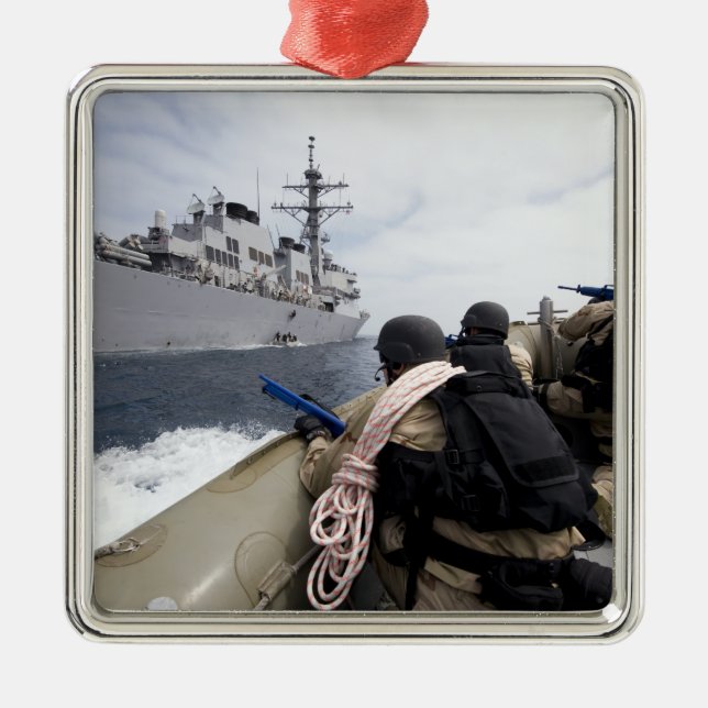 Besöksmedlemmar, styrelse, sökning julgransprydnad metall (Framsidan)