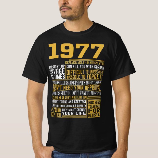 Best Born 1977 Facts for Manar, Womens, Bday Gif T Shirt (Framsida)