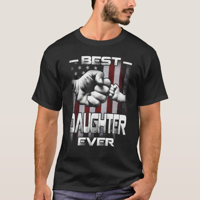 Best Daughter Ever Fist bump USA Flag Father's Day T Shirt (Framsida)