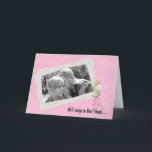 Best Friend Birthday Humor Kort<br><div class="desc">Gamla bilder med drottnings Anne snöre bouquet och daisy för bästa väns födelsedag.</div>