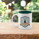 Best Granddad by Par | Golf Grandpa Två-Tonad Mugg<br><div class="desc">Fira en golfälskande morfar i Fars dag eller morföräldrarnas dag med fantastisk mugg,  med en golfmated brige som bär ord "Best Granddad by Par" med grönt lagrar och en golfpåse.</div>