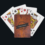 Best Man Gift Rustic Vintage Wood Grain Bröllop Pl Casinokort<br><div class="desc">Skaffa redo för pokernatten med de här snygga spelkorten för träkornen. Med den svarta logotypen kan du anpassa korten med namn,  namn och händelsemedatum.</div>