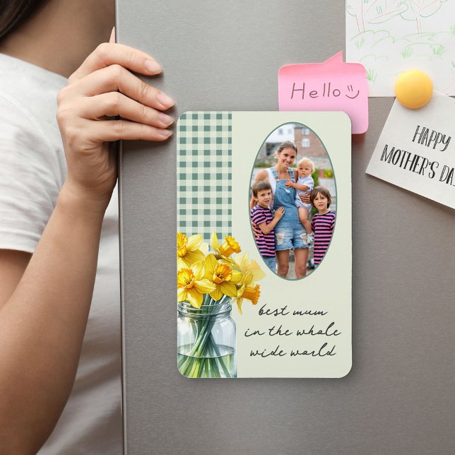 Best Morsa Photo Grönt Gingham och Daffodils i Bur Magnet (Fridge Magnet for the best Mum with photo, daffodils and editable wording - perfect for Mother's Day)