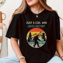 Best Vintage Girl Loves Bigfoot Graphic T Shirt