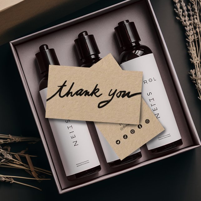 Beställ Anpassningsbar Skript Social-ikoner KRAFT  Visitkort (Black inky script Thank you note on kraft paper business cards with social media icons)