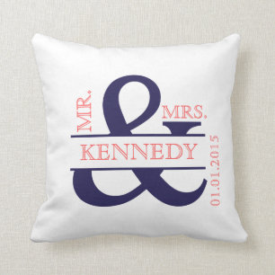 Beställnings- Monogramminnessakbröllop kudder Kudde