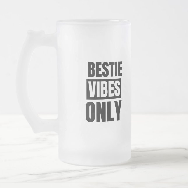 Bestie vibes onlykk frostat ölglas (Vänster)