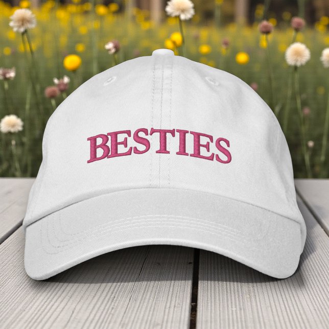 Besties Best Friends Modern Typography-Anpassnings Broderad Keps (Skapare uppladdad)