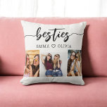 Besties Friends 3 Photo Vänskap Collage Kudde<br><div class="desc">Fira vänskapen med Besties Friends 3 Photo Vänskap Collage Dekorativ kudde. Personlig med tre omhuldade foton fångar den speciella ögonblick med dina besties. Den här kudden är konstruerad av högkvalitativa material och tillför snyggt och känslosam beröring till alla utrymmen. Perfekt för födelsedagar, helgdagar eller särskilda tillfällen hedrar det unika band...</div>