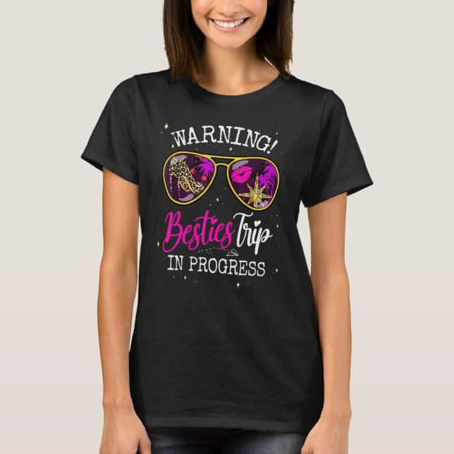 Besties Helg, Vacation Warning Girls Resa i PR T Shirt (Framsida)