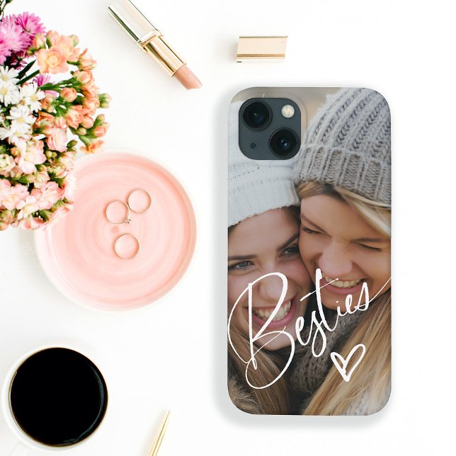 Besties i Trendigets skript | Foto med hjärta (A trendy and stylish phone case that says "Besties" with a cute white heart, and your photo)