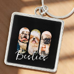 Besties Pet Simple Modern Play Three Photo Fyrkantig Silverfärgad Nyckelring<br><div class="desc">Denna enkla och moderna design består av modern,  enkel,  lekfull skripttypografi. Lägg till husdjursfoton från anpassningsbarna av din husdjurskatt,  hund eller fåglar.</div>