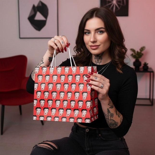 Betty (Skapare uppladdad)