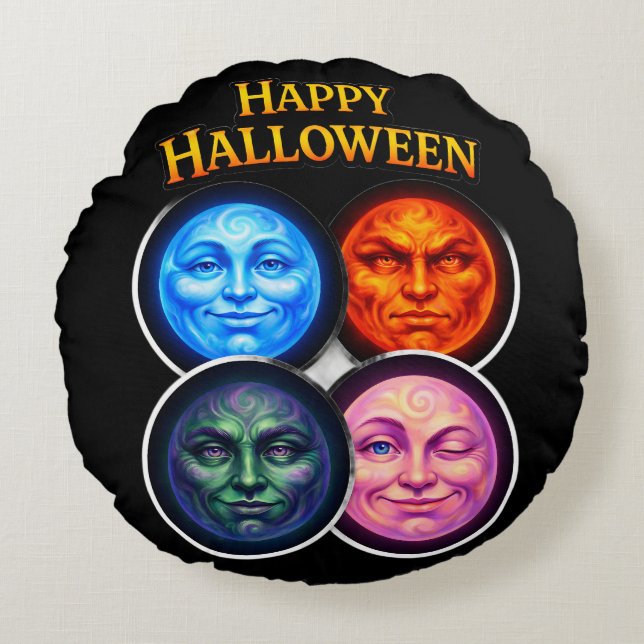 Between four elements, moon faces festive Gothic g Rund Kudde (Framsidan)