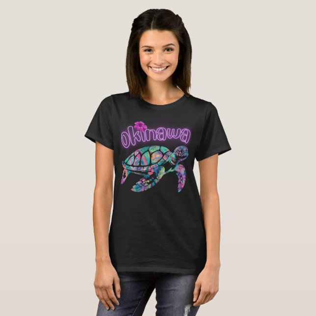 Bevackra Paisley Sea Turtle Ram Okinawa T Shirt (Hel framsida)