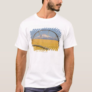Bevattning leda i rör i fält tee shirt