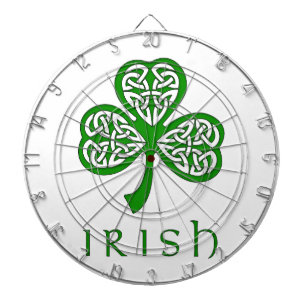 Bevelse Celtic Knot Shamrock över irländsk text Darttavla