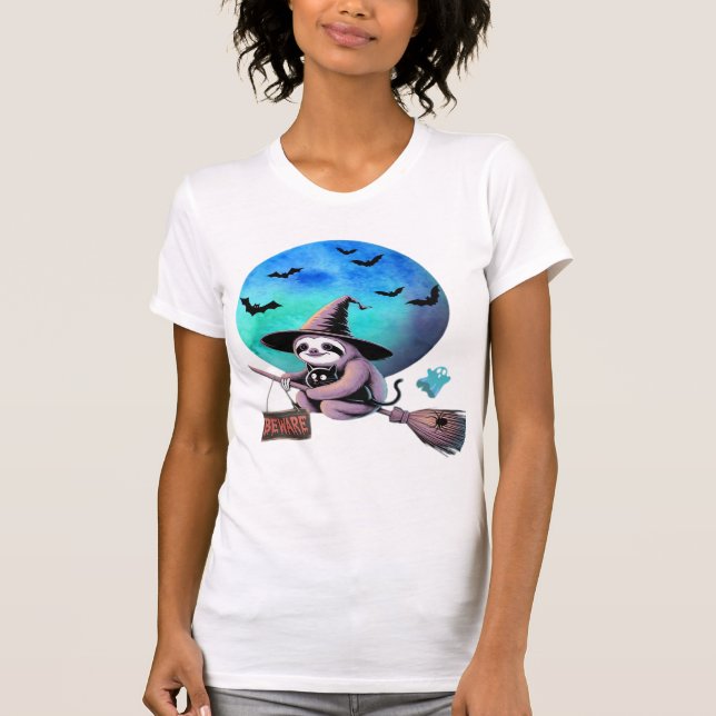 Beware Cute Witch Sloth Flying on Broom Halloween  T Shirt (Framsida)